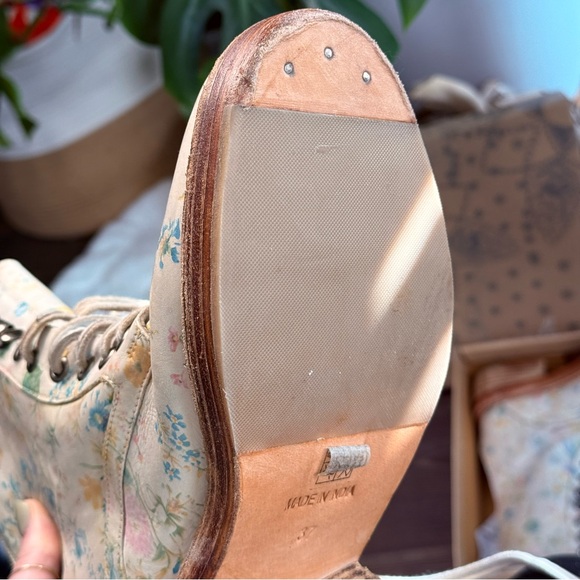 Pre-owned Free People Santa Fe Lace up Boot in Ivory Floral Worn Once US Size 7 - Picture 9 of 11